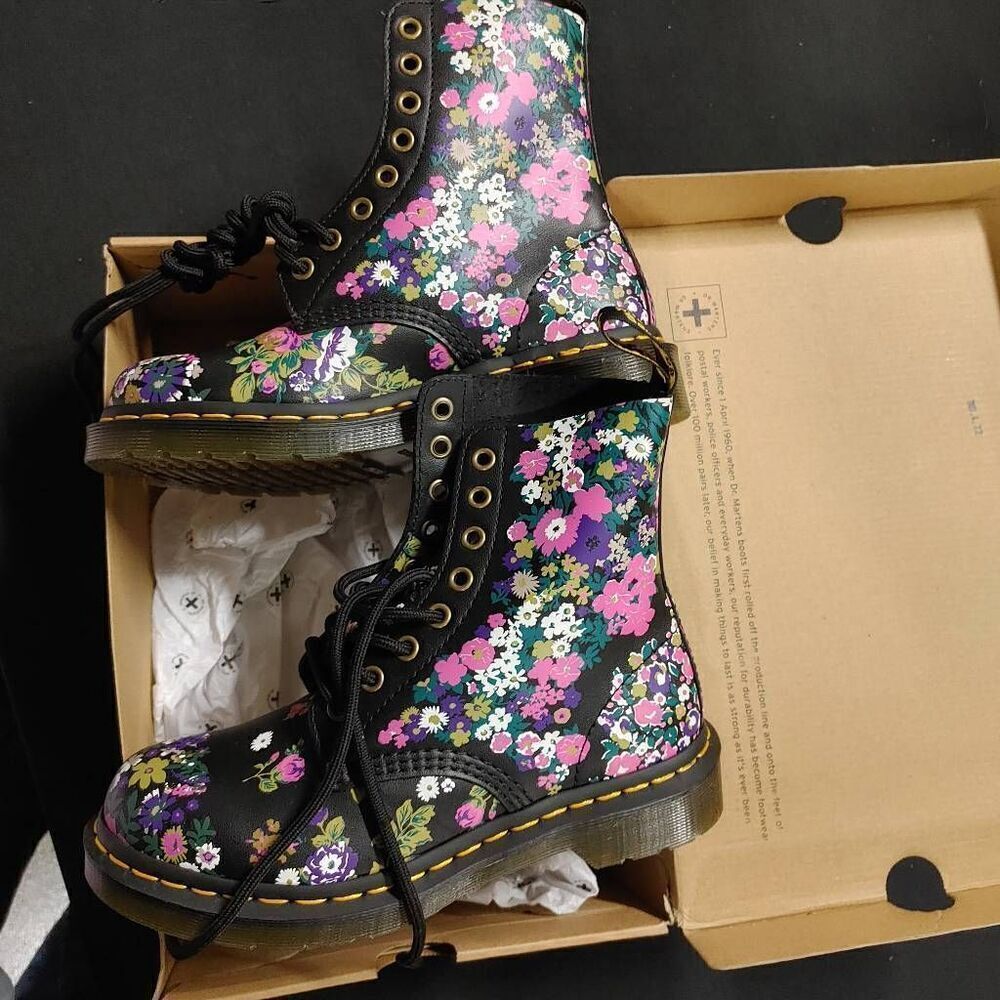 New Dr Martens 1460 Pascal Vintage Floral Backhand Boots 6 - Picture 3 of 6